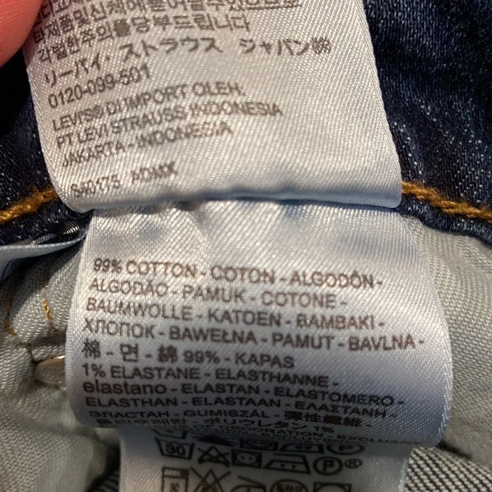 Levi’s 541 athletic taper jeans